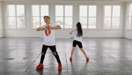 Beginner Dance Tutorial with Bailey Muñoz and Alysa Gutierrez-Sierra